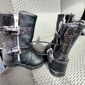Girl's black boot with glitter accents